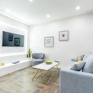 Modern Pet-friendly Chinatown , Toronto Canada